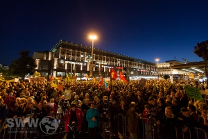 Demonstration am 30.09.2015 vor dem Bahnhof in Stuttgart